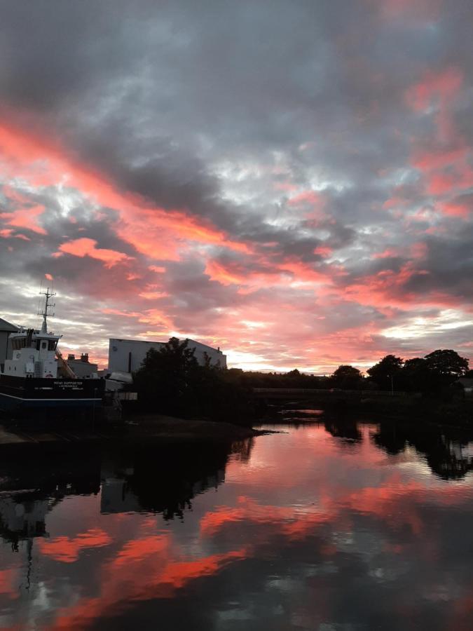 Stunning Riverside Town House With Views Ayrshire Girvan Eksteriør bilde