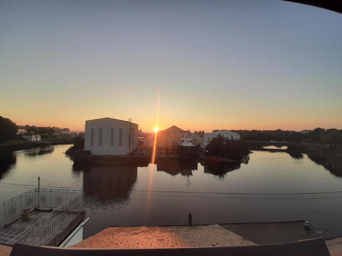 Stunning Riverside Town House With Views Ayrshire Girvan Eksteriør bilde